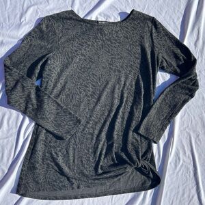 Max & Mia Charcoal Long Sleeve Twist-Hem Tee soft lightweight size small casual
